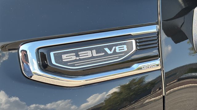 Used 2025 Black GMC SLT image 40