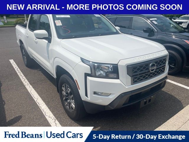 Glacier White 2023 Nissan Frontier Pickup Truck Four-Wheel Drive 9-Speed Automatic