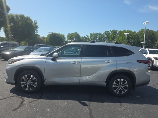 Used 2025 Toyota Highlander SUV