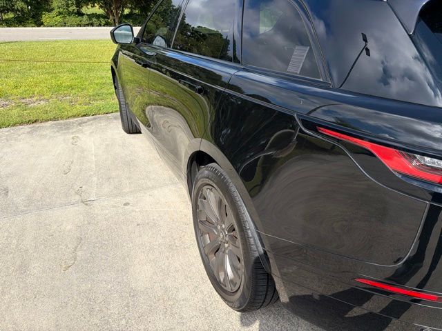 Used 2021 Black Land Rover S image 5