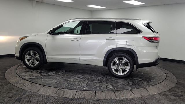2016 – Toyota – Highlander