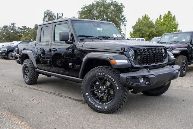 new 2025 Jeep Gladiator car, priced at $43,625