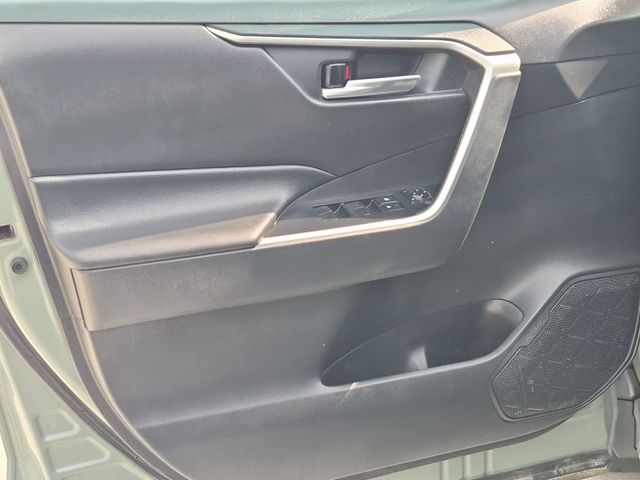 2020 Toyota RAV4 Hybrid - Image 15