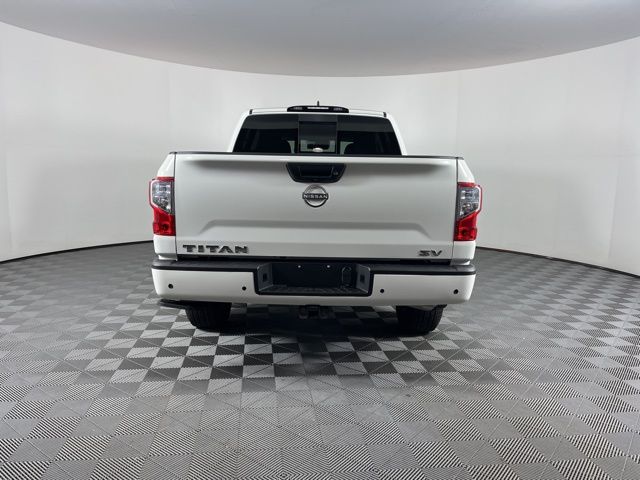 2024 Nissan Titan SV 8