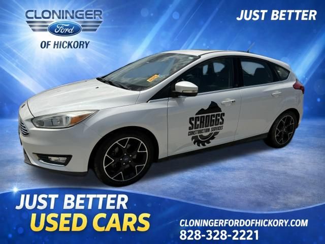 White Platinum Clearcoat Metallic 2018 Ford Focus Hatchback Front-Wheel Drive 6-Speed Automatic
