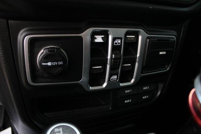 Used 2018 Black Jeep Unlimited Sahara image 15