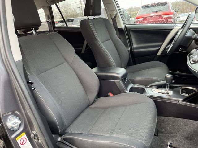 Used 2016  Toyota XLE image 27
