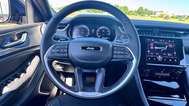 new 2025 Jeep Grand Cherokee L car, priced at $40,968