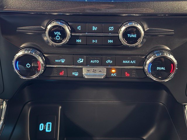 Used 2022 Blue Ford XLT image 23