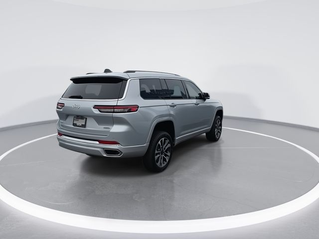 Used 2024 Silver Jeep Overland image 8