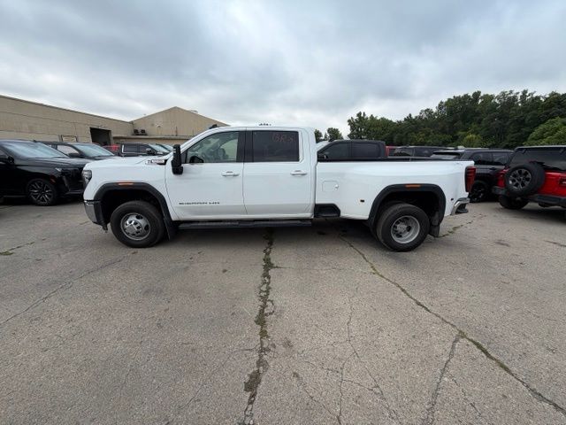 Summit White 2024 GMC Sierra 3500HD Pickup Truck Four-Wheel Drive Automatic