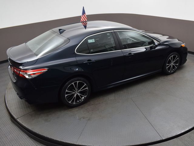 2020 Toyota Camry SE 39