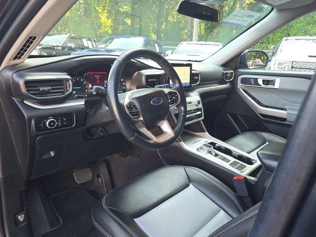 2023 Ford Explorer XLT:B02479