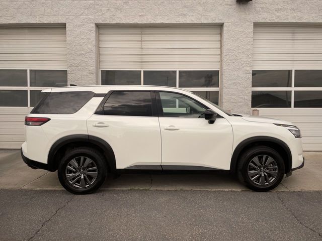 2024 Nissan Pathfinder S 4WD
