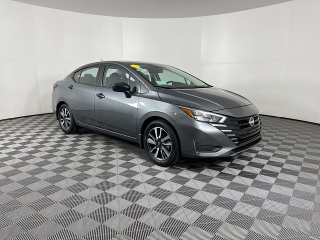 2025 Gun Metallic Nissan Versa 1.6 S FWD Sedan