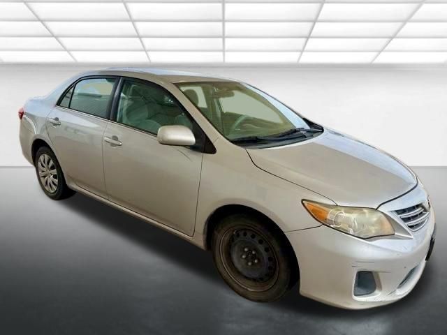 Classic Silver Metallic 2013 Toyota Corolla LE Sedan Front-Wheel Drive 4-Speed Automatic