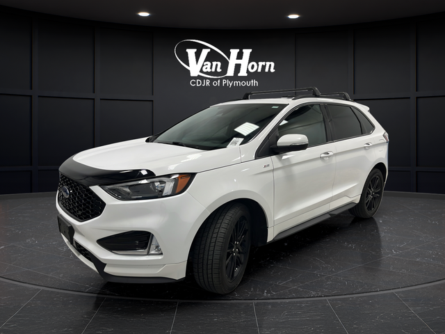 Used 2020 Star White Metallic Tri-Coat Ford ST Line image 3