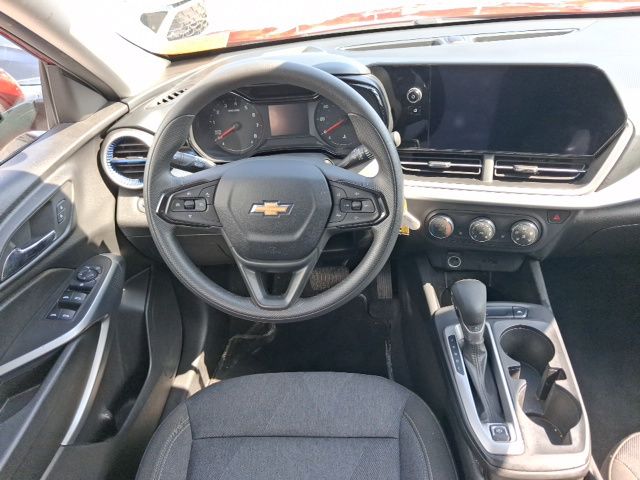 Used 2024 Chevrolet Trax SUV