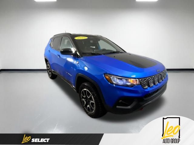 Hydro Blue Pearlcoat 2025 Jeep Compass Trailhawk 4WD SUV / Crossover Four-Wheel Drive 8-Speed Automatic