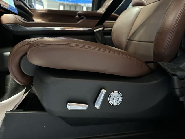 Certified Used 2025 White Lincoln Reserve image 16