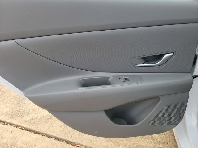 2024 Hyundai Elantra SEL - 11