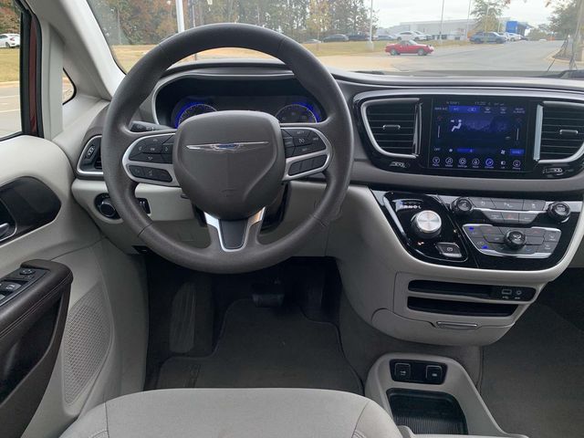 2017 Chrysler Pacifica Touring 2