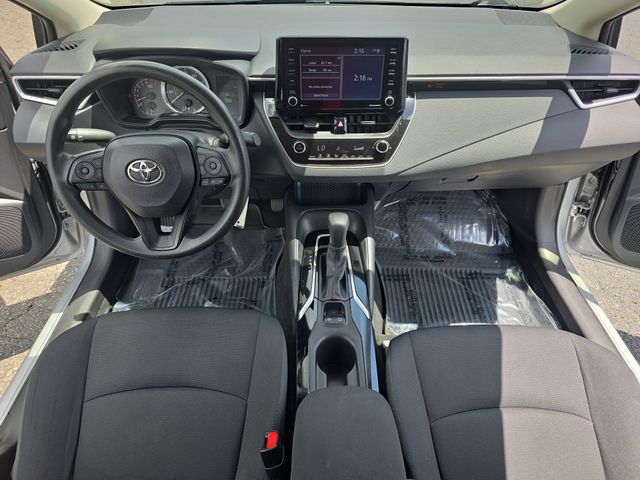 Used 2022 Silver Toyota LE image 10