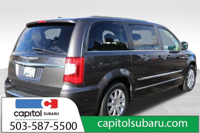 2015 Chrysler Town & Country Touring 18