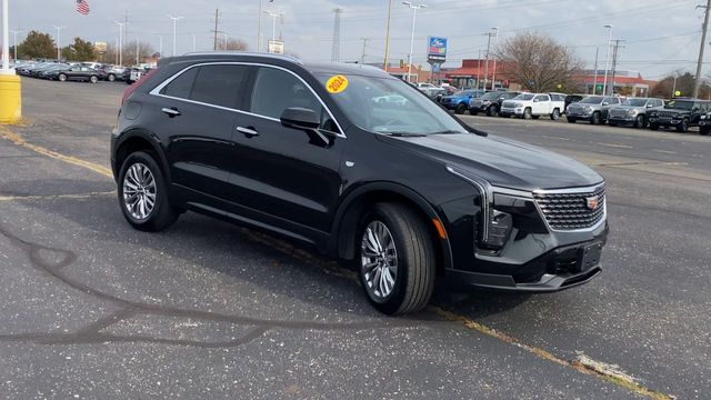 2024 Cadillac XT4 Premium Luxury 2