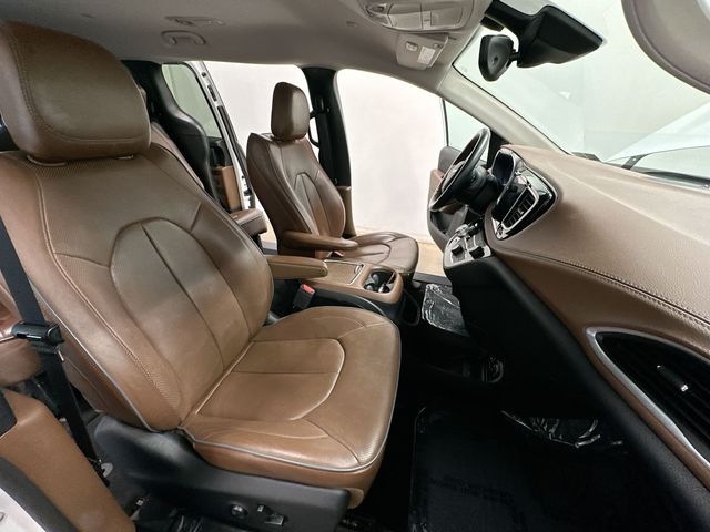 2017 Chrysler Pacifica Limited White at Auto Express Mitsubishi