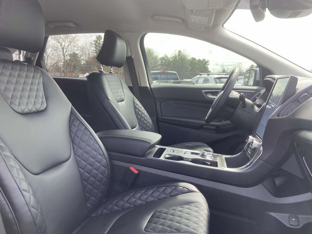 2024 Ford Edge Titanium 35