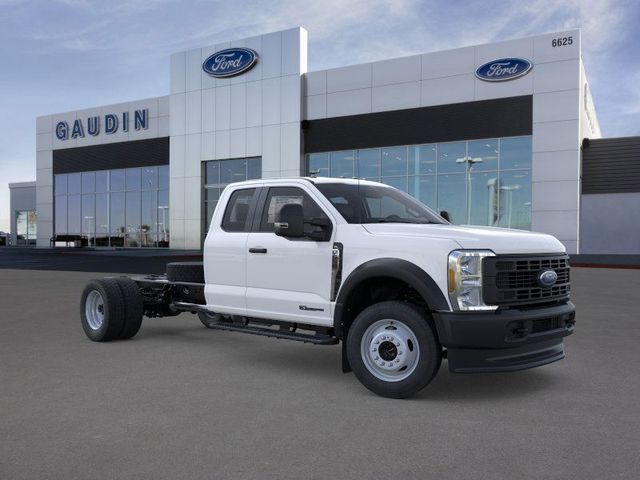 2025 Ford Super Duty F-550 Chassis SuperCab (DRW)