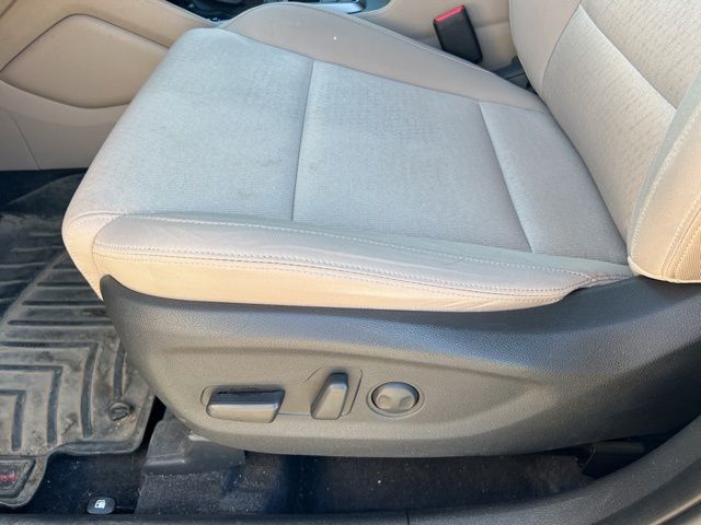 2016 Dazzling White Hyundai Tucson Sport AWD SUV