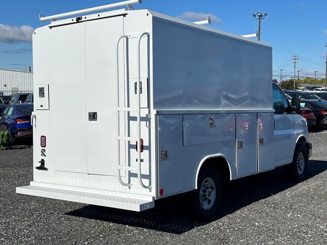 2024 GMC Savana 3500 Work Van 5