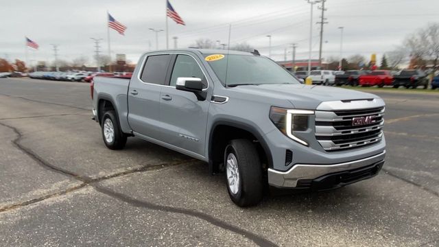 2024 GMC Sierra 1500 SLE 2