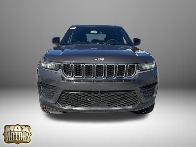 2025 Jeep Grand Cherokee  2