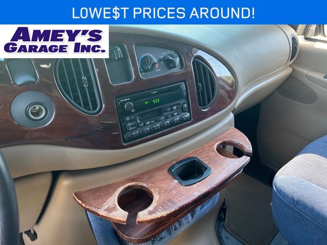 2003 Ford E-Series E-350 Super Duty's photo
