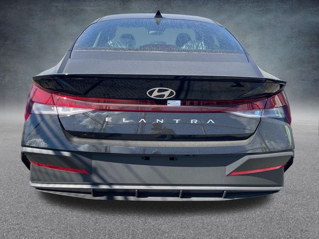 2025 Hyundai Elantra SEL 3