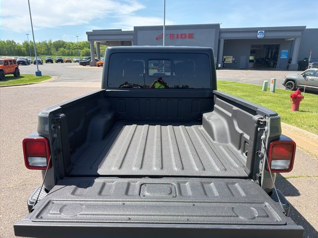 2021 Sting-Gray Clearcoat Jeep Gladiator Willys 4X4 Truck