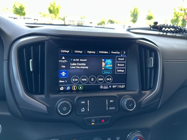 Used 2022 White GMC AT4 image 17