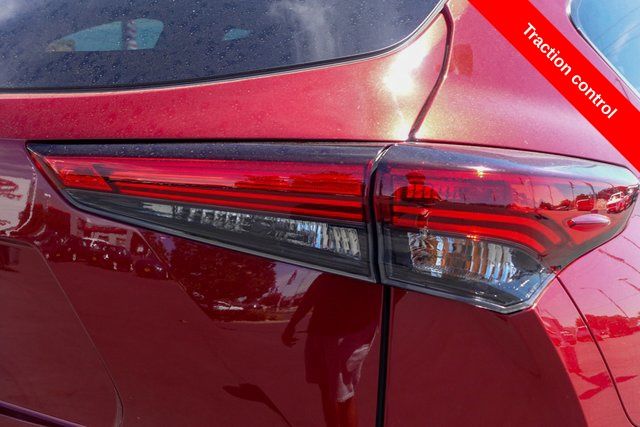 used 2023 Toyota Highlander car, priced at $34,099