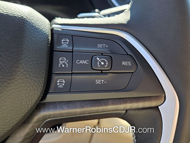 New 2025 White Jeep Limited image 26