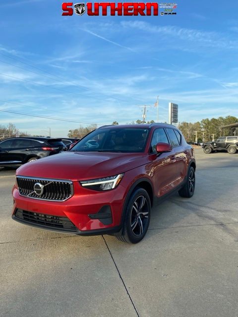 2023 Volvo XC40 B5 Core AWD