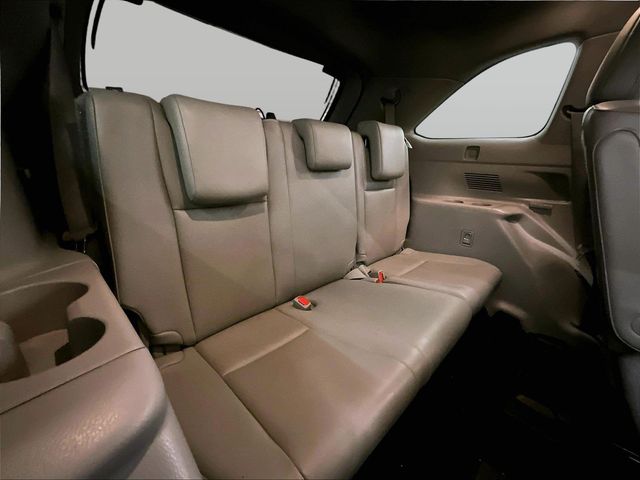 2019 Toyota Highlander XLE White at Subaru and VW of Moon Township