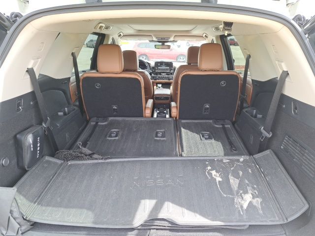 Used 2024 White Nissan Platinum image 14