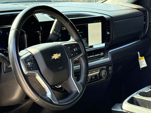 Used 2024 White Chevrolet LT image 18