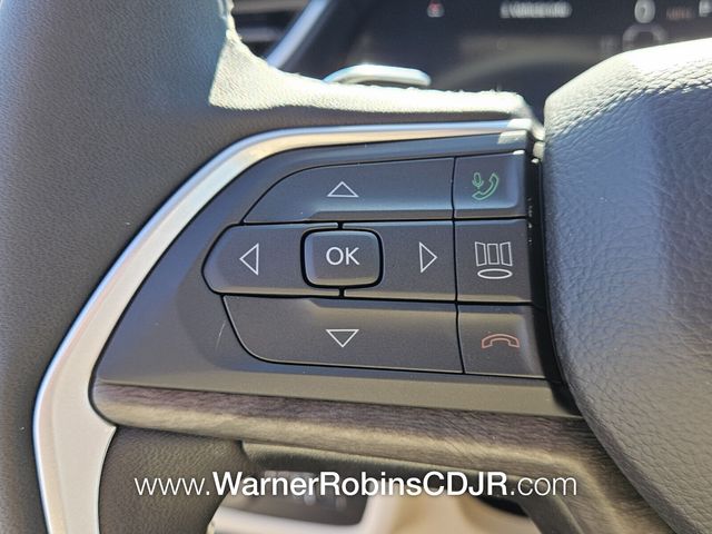 New 2025 White Jeep Limited image 25