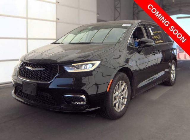 Diamond Black Crystal Pearlcoat 2024 Chrysler Pacifica Minivan Front-Wheel Drive 9-Speed Automatic