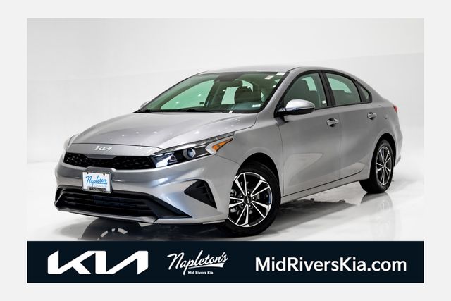 Steel Gray 2024 Kia Forte Sedan Front-Wheel Drive Continuously Variable Transmission