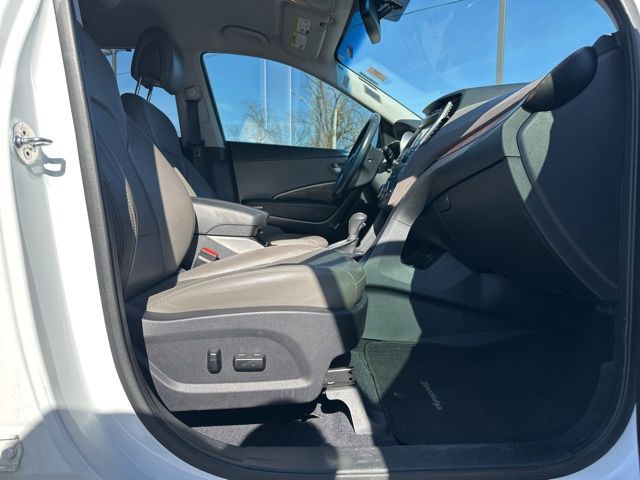 Used 2018 White Hyundai 2.4 Base image 34